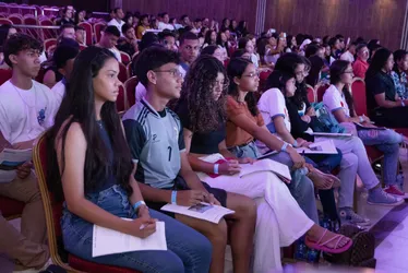 
			
				Alunos esclarecem as últimas dúvidas durante o 'Revisão ENEM' em Maceió e Arapiraca
			
			
