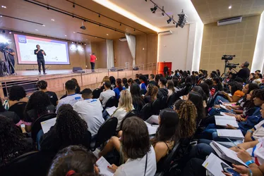 
			
				Alunos esclarecem as últimas dúvidas durante o 'Revisão ENEM' em Maceió e Arapiraca
			
			