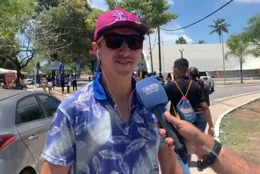 
			
				Ansiedade ou distância? Estudantes chegam horas antes da abertura dos portões
			
			