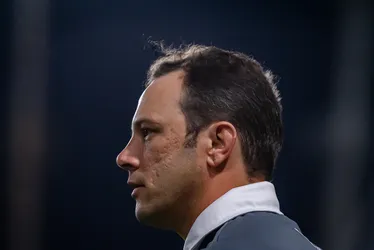 
			
				Após 3 jogos, treinador Bruno Pivetti é demitido do CRB
			
			