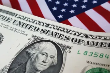 
			
				Após mostrar dólar a R$ 6,19, Google tira do ar painel com cotação
			
			