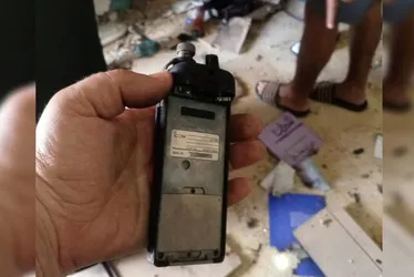 
			
				Após pagers, walkie-talkies do Hezbollah explodem e matam 3
			
			