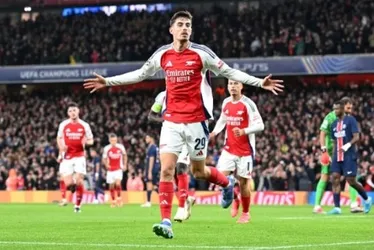 
			
				Arsenal vence PSG e chega à primeira vitória na Champions League
			
			