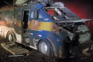 
			
				Assalto a carro-forte deixa feridos após troca de tiros em rodovia
			
			
