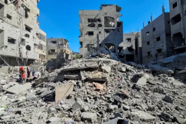 
			
				Ataques israelenses matam ao menos 45 pessoas no norte de Gaza, dizem médicos
			
			