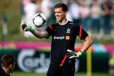 
			
				Fim da aposentadoria: Barcelona acerta com goleiro Szczesny
			
			