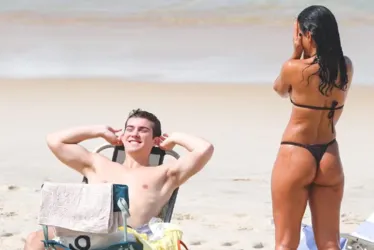 
			
				Bella Campos e Caio Manhente são vistos juntos curtindo praia
			
			
