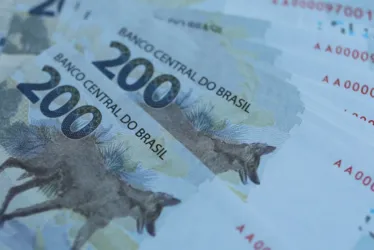
			
				Beneficiários do Bolsa Família gastam R$ 3 bilhões em bets só em agosto
			
			