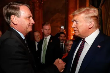 
			
				Bolsonaro parabeniza pedido para Trump não deixar EUA se tornar Brasil
			
			