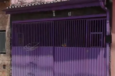 
				Bomba, invasão e tiros: veja o momento em que PMs libertam mãe e criança de residência
			
			