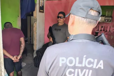
			
				Braço direito de traficante faccionado do Agreste de AL, homicida é preso em Paulo Afonso
			
			