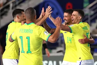 
			
				Brasil chega à semifinal da Copa do Mundo de Futsal com defesa menos vazada
			
			