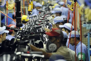 
			
				Brasil deve formar e requalificar 14 milhões de profissionais até 2027
			
			