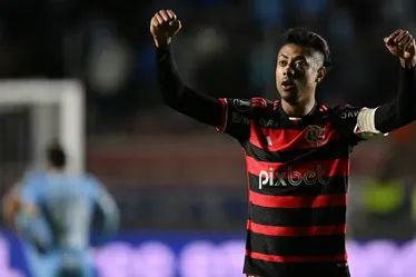 
			
				Bruno Henrique estava em casa e foi acordado por agentes da PF
			
			