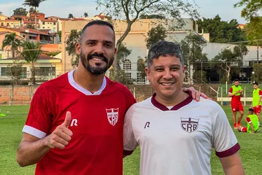 
			
				CRB finaliza preparação para encarar Guarani, com homenagem a fisioterapeuta regatiano
			
			
