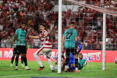 
				CRB vence Paysandu de virada e deixa a zona de rebaixamento da Série B: 3 a 2
			
			