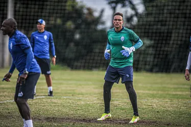
			
				CSA anuncia renovação contratual com o goleiro Paulo Vitor
			
			