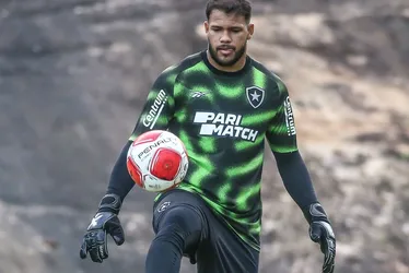 
			
				CSA segue em busca da contratação de Igo Gabriel e pode ter até 4 goleiros em 2025
			
			