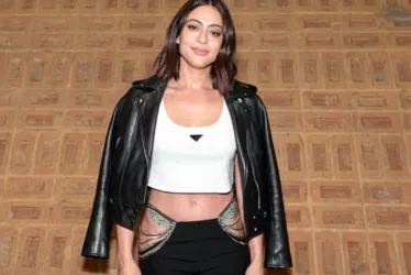 
			
				Carol Castro posa com look ousado e deixa tatuagem da barriga à mostra
			
			