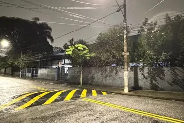 
			
				Carro do GSI que fazia vistoria em escola onde Lula vota é roubado
			
			