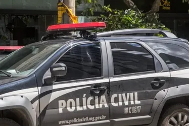 
			
				Caseiro chega para trabalhar e encontra bebê morto no quintal de casa
			
			