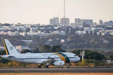 
			
				Cenipa vai ao México investigar incidente com avião de Lula
			
			