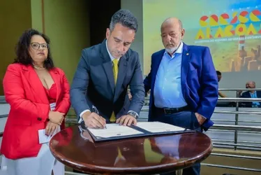 
			
				Com 23 atos normativos, Paulo Dantas lança o programa Cresce Alagoas
			
			