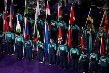 
			
				Com desfile de encerramento, Brasil finaliza melhor campanha da história em Paralimpíadas
			
			
