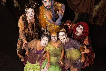 
			
				Completando 30 anos de história, grupo Joana Gajuru revive clássico do teatro local;
			
			