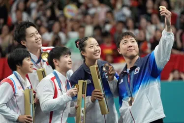 
			
				Conheça atletas da Coreia do Norte que podem ser punidos por selfie
			
			