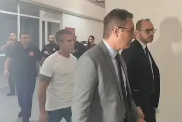 
			
				Contraventor Rogério Andrade é preso no Rio por mandar matar rival Fernando Iggnácio
			
			