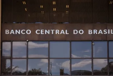 
			
				Copom volta a elevar taxa de juros, e Selic fica em 10,75% ao ano
			
			