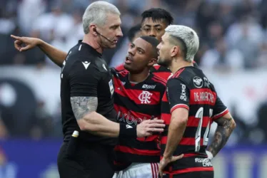 
			
				Corinthians acusa Flamengo de presentear árbitro Daronco
			
			