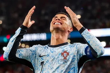 
				Cristiano Ronaldo chega ao gol 900: "Recordes me perseguem"
			
			