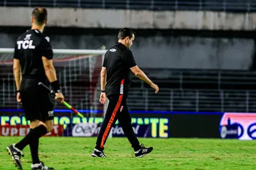
			
				Daniel Paulista não é mais técnico do CRB
			
			