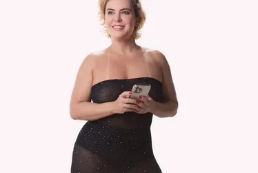 
			
				Danni Cardillo fatura R$ 45 mil com “beijo grego”, fetiche aprovado por Pedro Scooby
			
			
