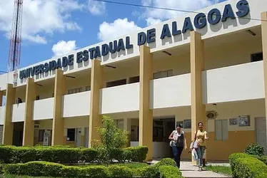 
			
				Descentralização do ensino superior transforma educação de Arapiraca
			
			