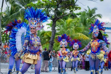 
			
				Desfile da Emancipação mobiliza mais de 2 mil estudantes de escolas públicas
			
			