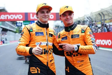 
			
				Dobradinha da McLaren: Piastri cede e Norris leva sprint em Interlagos
			
			