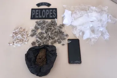 
			
				Dois suspeitos de tráfico de drogas são presos pela PM em ações no Sertão
			
			
