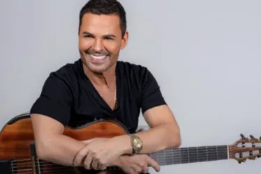 
				Eduardo Costa revela sonho em atuar e brinca com condições de esposa
			
			