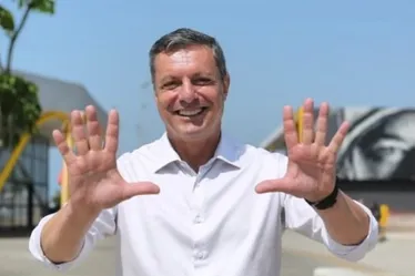 
			
				Eleições 2024: Rogério Santos é reeleito prefeito em Santos
			
			