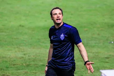 
			
				Eliminação e três times por ano: os números de Bruno Pivetti, novo técnico do CRB
			
			
