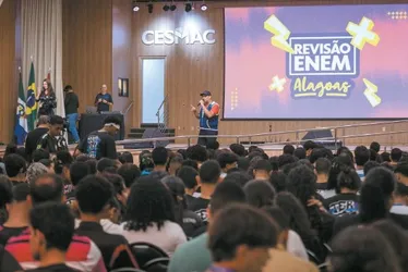 
				Em Alagoas, mais de 88 mil estudantes fazem o Enem neste domingo
			
			
