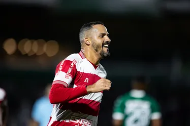 
			
				Em Campinas, CRB perde de virada para o lanterna Guarani, em duelo pela Série B: 2x1
			
			