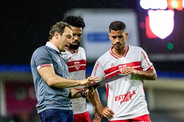 
			
				Em jogo atrasado, CRB empata com o Sport e deixa o Z4 provisoriamente: 1 a 1
			
			