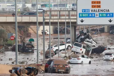 
			
				Espanha busca corpos em cenário de ‘terra arrasada’ após enchente deixar 155 mortos
			
			