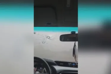 
				Evo Morales denuncia tentativa de assassinato e registra disparos contra carro
			
			