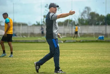 
			
				Ex-CSA, técnico Rogério Corrêa expõe bastidores e fala sobre demissão: "Armado"
			
			