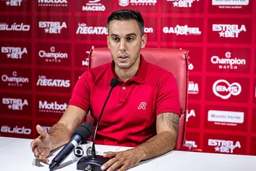 
			
				Executivo de futebol Thiago Paes se despede do CRB e afirma que sai de cabeça erguida
			
			